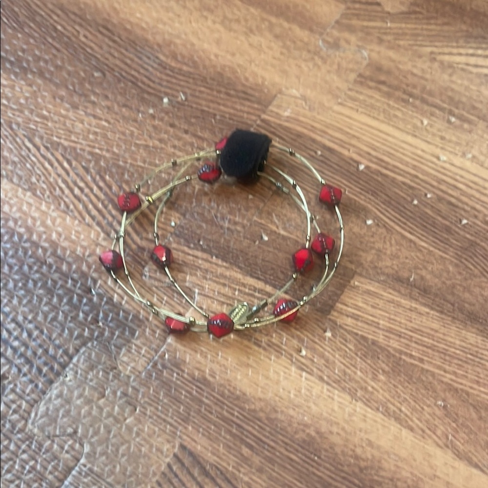 Elegant Gold and Red Beaded Women's Bracelet